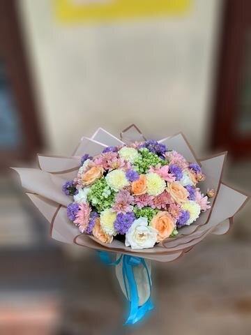 White wrapped bouquet from Flower Power Bali catalogue